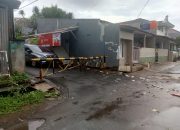 Portal penutup jalan warga