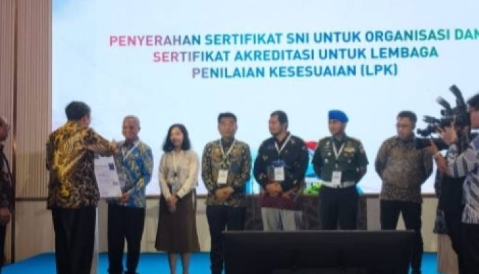 Pertama di Indonesia, DPAD Kota Tangerang Terima Sertifikasi SNI ISO/IEC 20000-1
