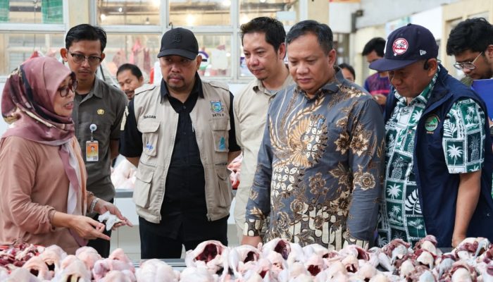Sidak Pasar Jelang Nataru, Pemkot Tangsel Pastikan Stok Sembako Aman dan Harga Terkendali