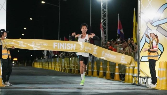 Sepatu Lari Robi Terjual ke Raffi Ahmad, Dana Lelang Untuk Pembangunan Masjid di Aceh