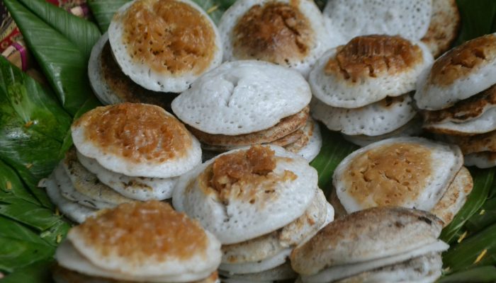 “Serabi Ngampin: Legenda Rasa dalam Dekapan Tungku Tanah Liat”