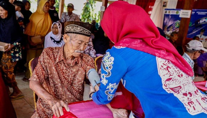 Speling: “Malaikat Tak Bersayap” dari Kota yang Menyusur Pelosok Desa Jawa Tengah