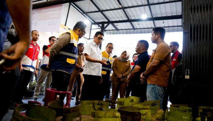 Jamin Ketersediaan BBM & LPG, Wamen ESDM Tinjau Pangkalan Gas di Mandailing Natal