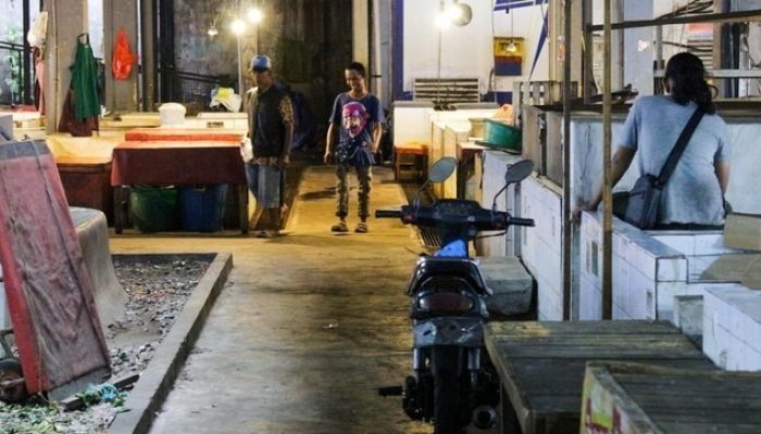 Ironi Pasar Ciputat: Revitalisasi Mandek, Ekonomi Tercekik