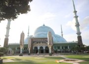 Beredar Video Menara Masjid Al-A’zhom Bergoyang, Pemkot Tangerang: Dirancang Fleksibel, Tahan Angin dan Gempa