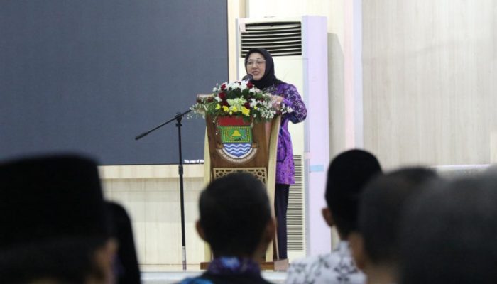 Buka Refleksi Pendidikan Kabupaten Tangerang Tahun 2025, Wabup Intan Tekankan Pentingnya Pembentukan dan Penguatan Karakter Peserta Didik
