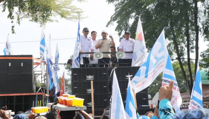 Buruh Tuntut Kenaikan Upah 12 Persen, Bupati Serang Ratu Zakiyah Kirim Surat ke Presiden