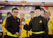 Gubernur Andra Soni Terima Sabuk Kehormatan Pendekar dari Satria Muda Indonesia