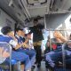 Siswa SMP di Kota Tangerang menggunakan layanan angkutan sekolah gratis dalam perjalanan menuju sekolah, sebagai bagian dari keberhasilan Program Gampang Sekolah tahun 2026 yang meningkatkan IPM kota.