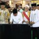 Suasana khidmat peresmian Masjid Kasepuhan Tangerang Raya Al-Istiqlaliyyah Cilongok oleh Bupati Tangerang Maesyal Rasyid dan Gubernur Banten di hadapan ribuan jamaah dan Raja-Raja Nusantara pada malam Jumat Januari 2026.