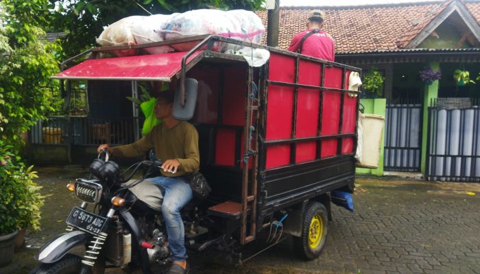 Krisis Cipeucang Memaksa Pengumpul Sampah Tangsel “Mengungsi” ke TPA Swasta di Kota Tangerang