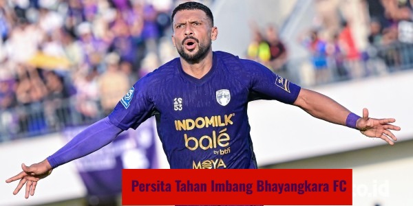 Selebrasi gol Matheus Alves setelah mencetak gol penyeimbang Persita Tangerang melawan Bhayangkara FC di Stadion Indomilk Arena