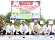 Bupati Tangerang Resmikan Greenhouse dan Panen Perdana Melon di Desa Sodong