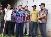 Bupati Tangerang Tinjau Langsung Lokasi Tanah Longsor di Sempadan Sungai Cidurian, Cisoka