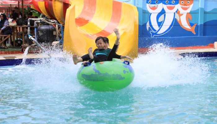 Waktunya Berpetualang Air Seru di Newtown Waterpark! 🌊✨