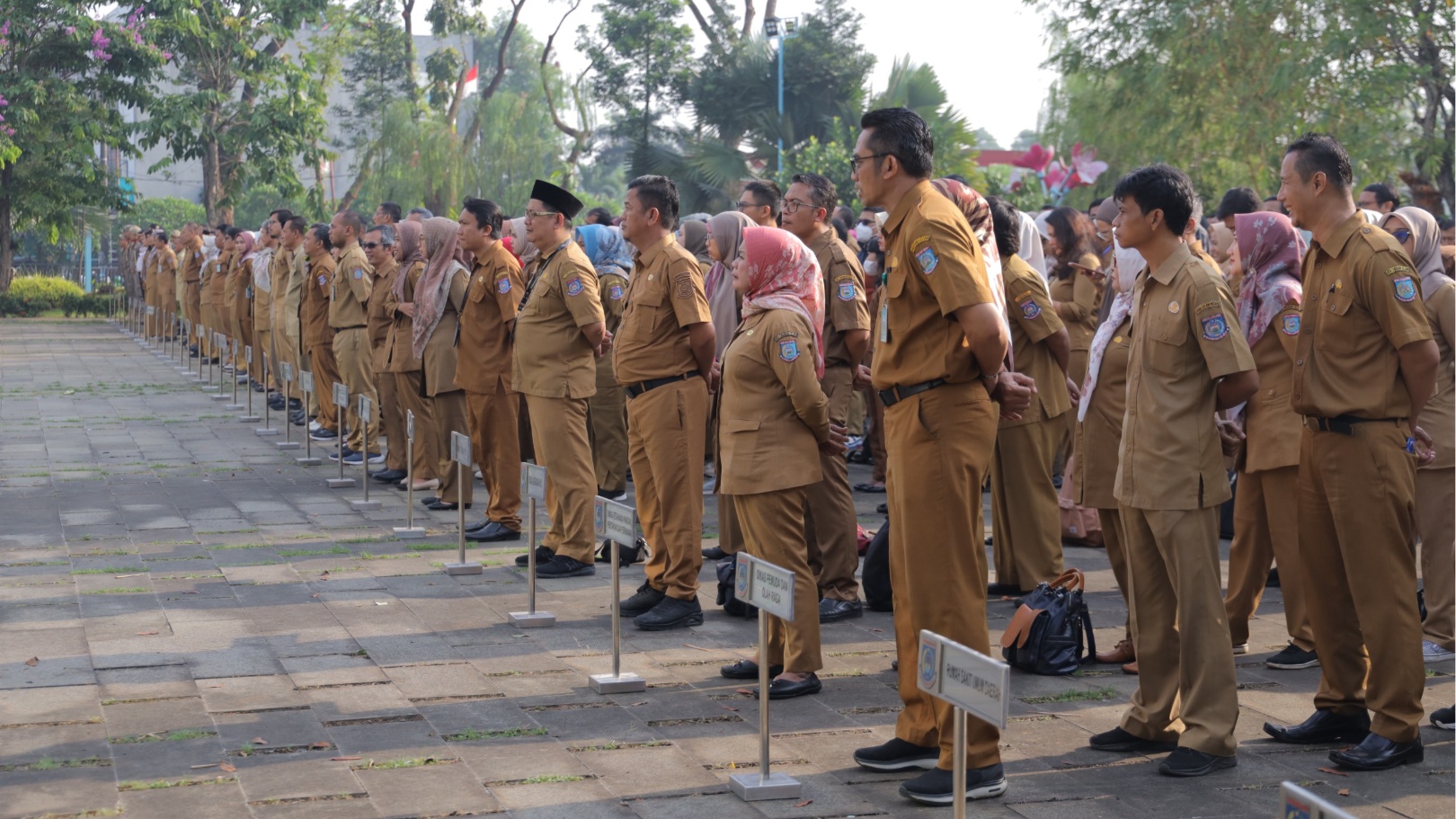 Sekretaris Daerah Kota Tangerang Selatan menetapkan aturan jam kerja baru bagi ASN selama bulan suci Ramadan 2026 untuk menjaga kualitas layanan publik.