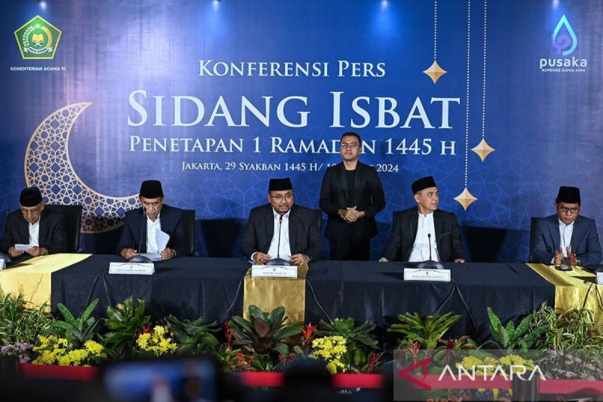 Grafis pengumuman resmi 1 Ramadan 1447 H jatuh pada 19 Februari 2026 dengan dekorasi islami berwarna emas dan hijau yang elegan.