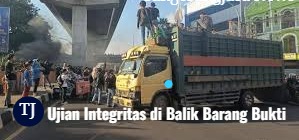 Insiden pembegalan di kawasan Flyover Buaran, Kota Tangerang, menimpa seorang pekerja yang dihadang komplotan mengaku penagih utang hingga menderita luka tusuk