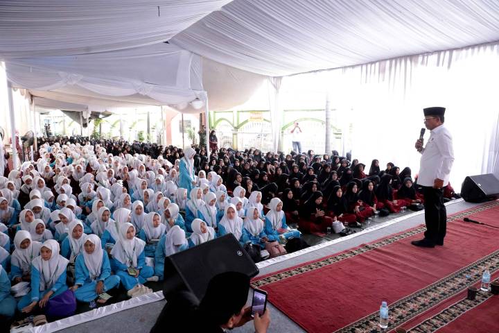 Wali Kota Tangerang menghadiri Haul Akbar dan Ruwahan Agung di Masjid Agung Al-Ittihad menyambut Ramadan 2026.