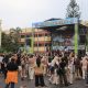 Penampilan Utopia Band di acara Pensi SMK Yadika 4 dalam rangka memperingati ulang tahun ke-50 Yayasan Yadika.