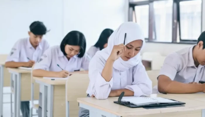 Upaya Tingkatkan Kualitas Belajar dan Cegah Dampak Negatif Digital, Banten Resmi Batasi Ponsel di SMA/SMK