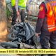 Petugas kepolisian dan Dishub melakukan olah TKP di perlintasan Tanah Tinggi pasca-kecelakaan, Rabu (11/03/2026)