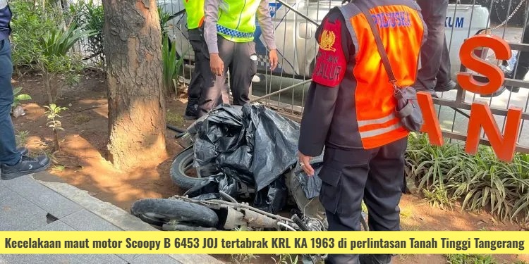 Petugas kepolisian dan Dishub melakukan olah TKP di perlintasan Tanah Tinggi pasca-kecelakaan, Rabu (11/03/2026)