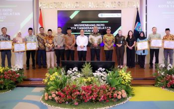 Wali Kota Benyamin Davnie saat memberikan paparan dalam pembukaan Musrenbang RKPD 2027 di Ruang Blandongan.