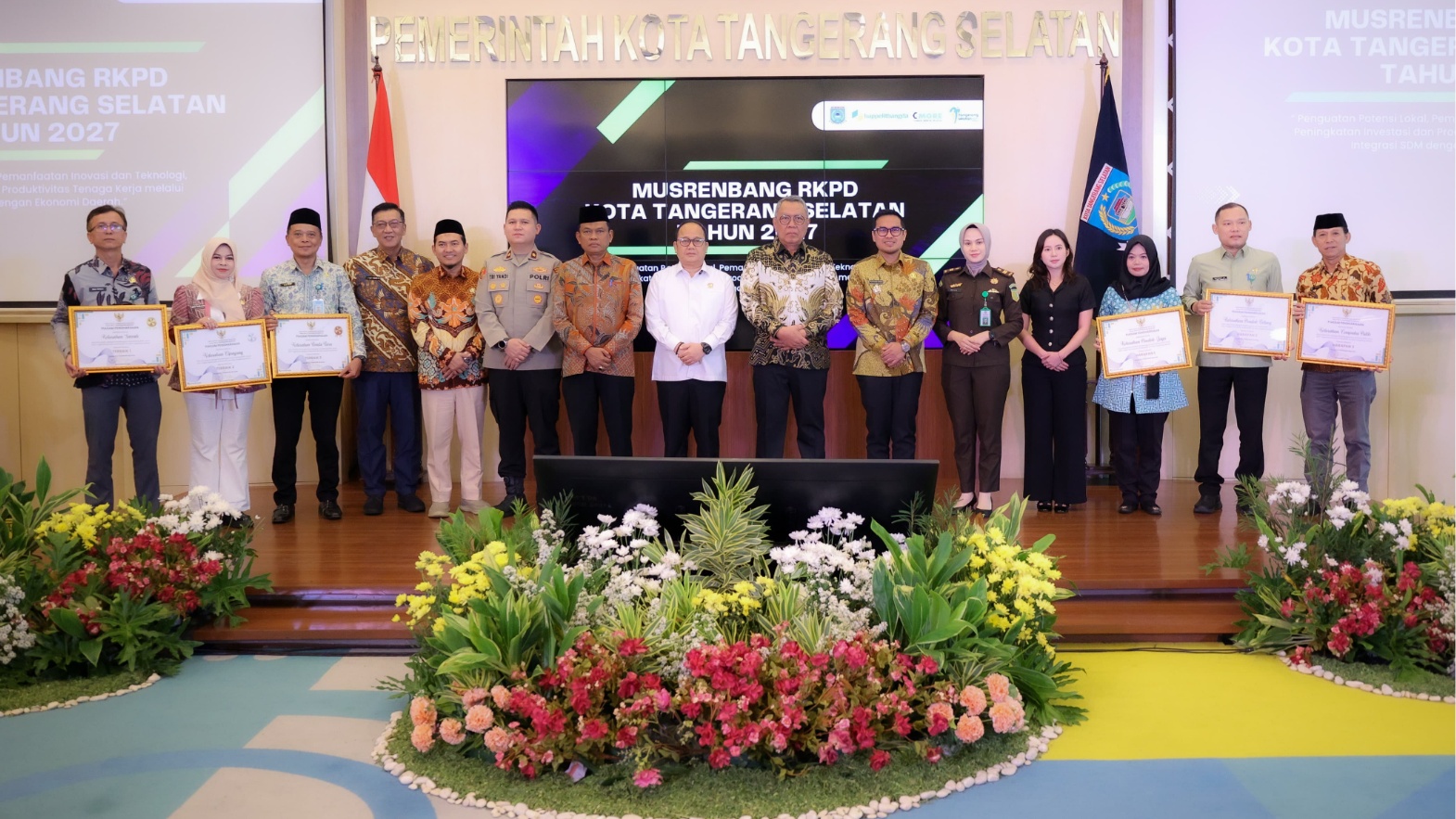 Wali Kota Benyamin Davnie saat memberikan paparan dalam pembukaan Musrenbang RKPD 2027 di Ruang Blandongan.