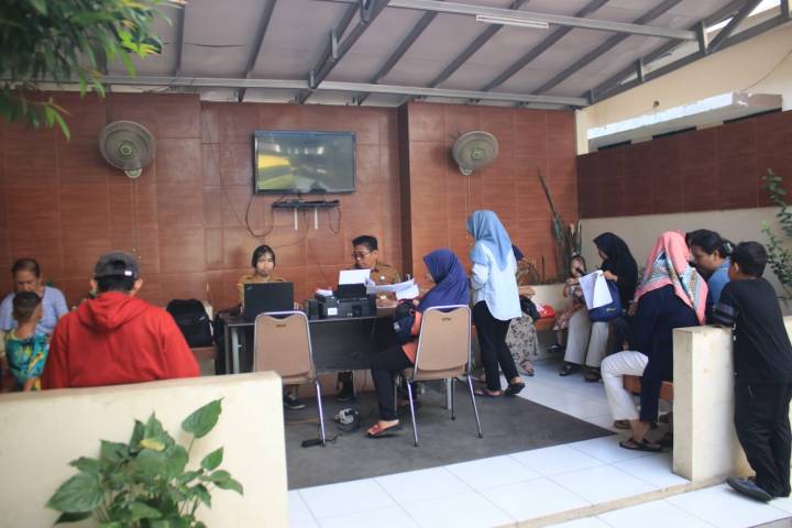 Pelayanan jemput bola Dukcapil Nyaba Kecamatan di Tangerang.