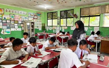 Grafik alur pendaftaran Pra SPMB SMP Kota Tangerang 2026 pada layar perangkat digital.