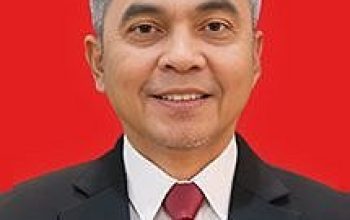 Potret Irjen Pol. Setyo Budiyanto mengenakan seragam dinas, mencerminkan ketegasan dan profesionalisme sebagai perwira tinggi Polri.