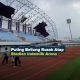 Kondisi kerusakan atap tribun VIP Stadion Indomilk Arena pasca diterjang angin puting beliung di Tangerang.