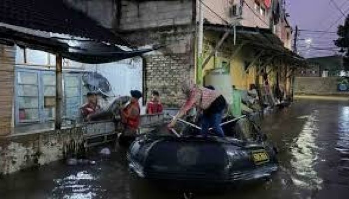 Resiliensi Warga Hadapi Banjir Kelima Tahun 2026 di Tengah Kepungan 11 Titik Genangan Tangsel