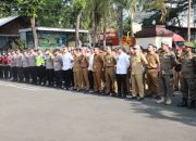 Petugas gabungan Pemkot Tangerang saat melakukan pengamanan dan penertiban lahan secara persuasif di wilayah Rawa Bokor, Kecamatan Benda.