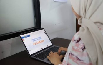 Tampilan antarmuka (interface) portal Sobat Dukcapil Kota Tangerang pada layar smartphone.