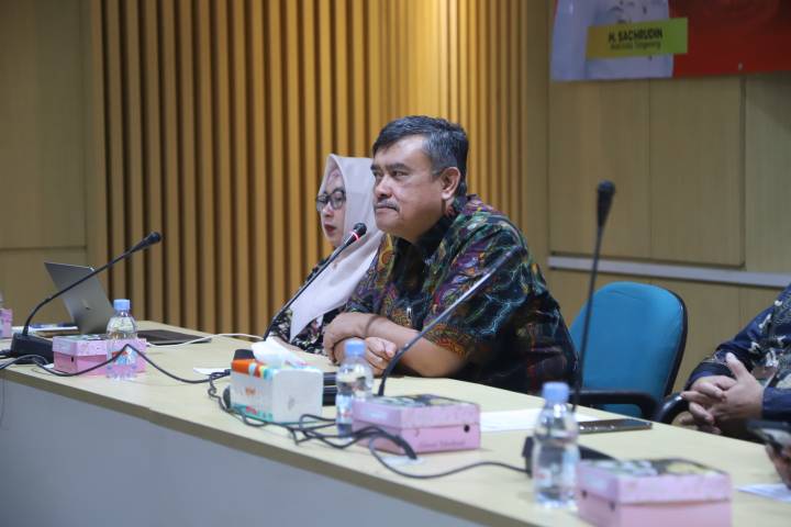 Suasana diskusi antara narasumber dari Pengadilan Negeri Tangerang dengan para pelaku UMKM di Gedung Cisadane.