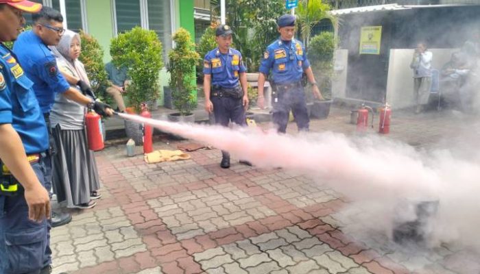 BPBD Kota Tangerang Bekali Pegawai SPPG Keterampilan Mitigasi Kebakaran