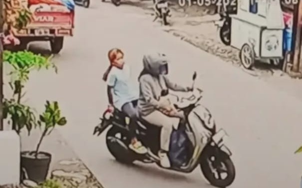Lokasi penemuan anak korban dugaan penculikan di depan Masjid Mujahidin, Perumahan Total Persada, Tangerang.