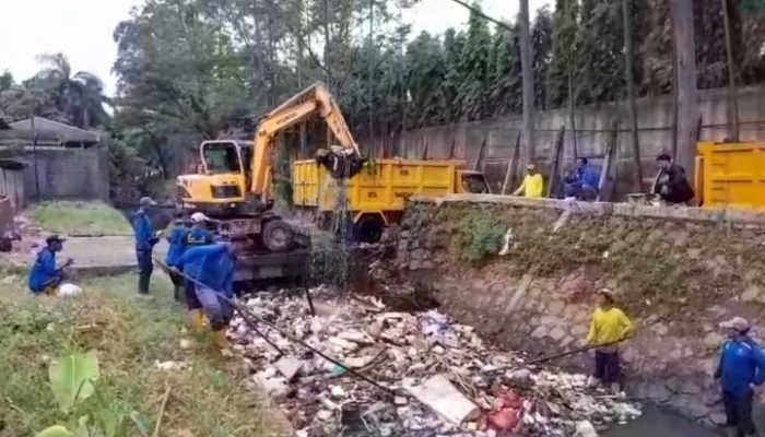 Sinergi Andra Soni dan Sachrudin Jaring 39,7 Ton Sampah