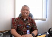 Kepala Disnaker Kota Tangerang Ujang Hendra Gunawan saat memberikan pengarahan terkait kesiapan dokumen lowongan kerja bagi pencari kerja lokal.