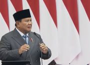 Presiden Republik Indonesia Prabowo Subianto didampingi Wakil Presiden Gibran Rakabuming Raka saat menyampaikan pidato kenegaraan dan laporan kinerja pemerintahan di atas podium ruang sidang paripurna MPR/DPR/DPD RI.