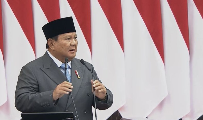 Presiden Republik Indonesia Prabowo Subianto didampingi Wakil Presiden Gibran Rakabuming Raka saat menyampaikan pidato kenegaraan dan laporan kinerja pemerintahan di atas podium ruang sidang paripurna MPR/DPR/DPD RI.