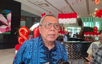 Suasana aktivitas perdagangan di salah satu pasar tradisional wilayah Tangerang Selatan yang akan dikelola oleh BUMD baru.