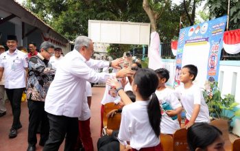 Wali Kota Benyamin Davnie Sentil Tanggung Jawab Moral Orang Tua dalam Literasi Digital Anak