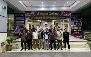 Gerbang depan gedung pelayanan Kepolisian Resor Kota (Polresta) Tangerang tempat pelaporan hukum diserahkan