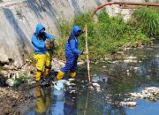 Sampah Menumpuk di Saluran Irigasi Sipon, Pemkot Tangerang Turunkan Petugas hingga Dua Pekan