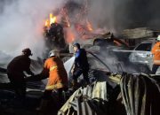 11 Armada Damkar Jinakkan Kobaran Api di Gudang DC Jaya