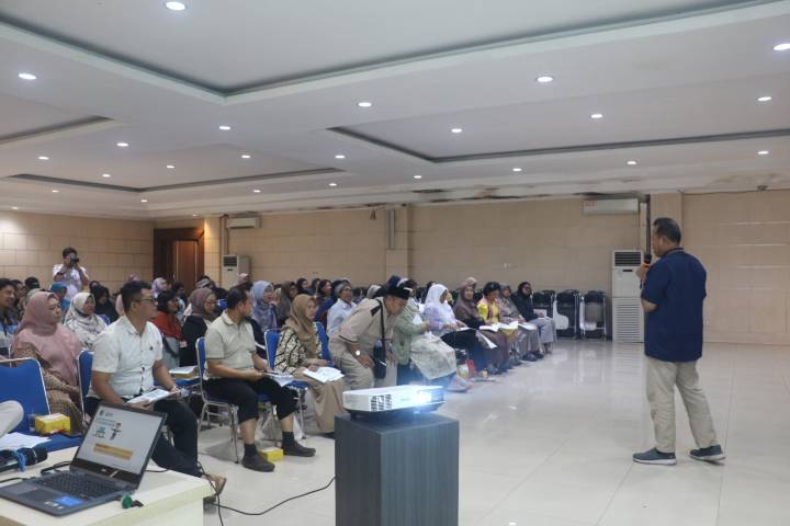 Suasana sosialisasi hukum dan legalitas Perseroan Perorangan bagi pelaku UMKM di Kota Tangerang tahun 2026.