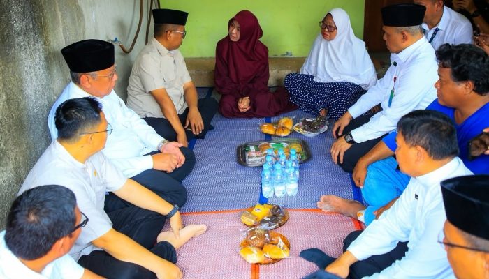Benyamin Dampingi Gubernur Andra Soni Temui Keluarga Jurnalis Donal Husni di Tangsel